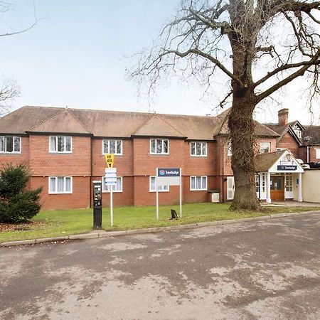 Travelodge Walton On Thames Exterior foto