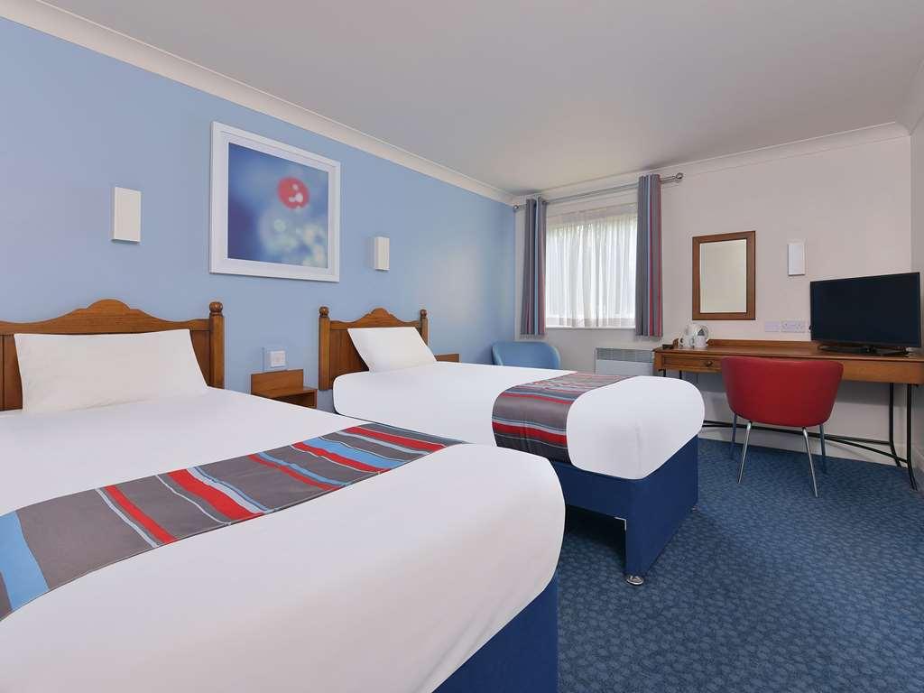 Travelodge Walton On Thames Cameră foto