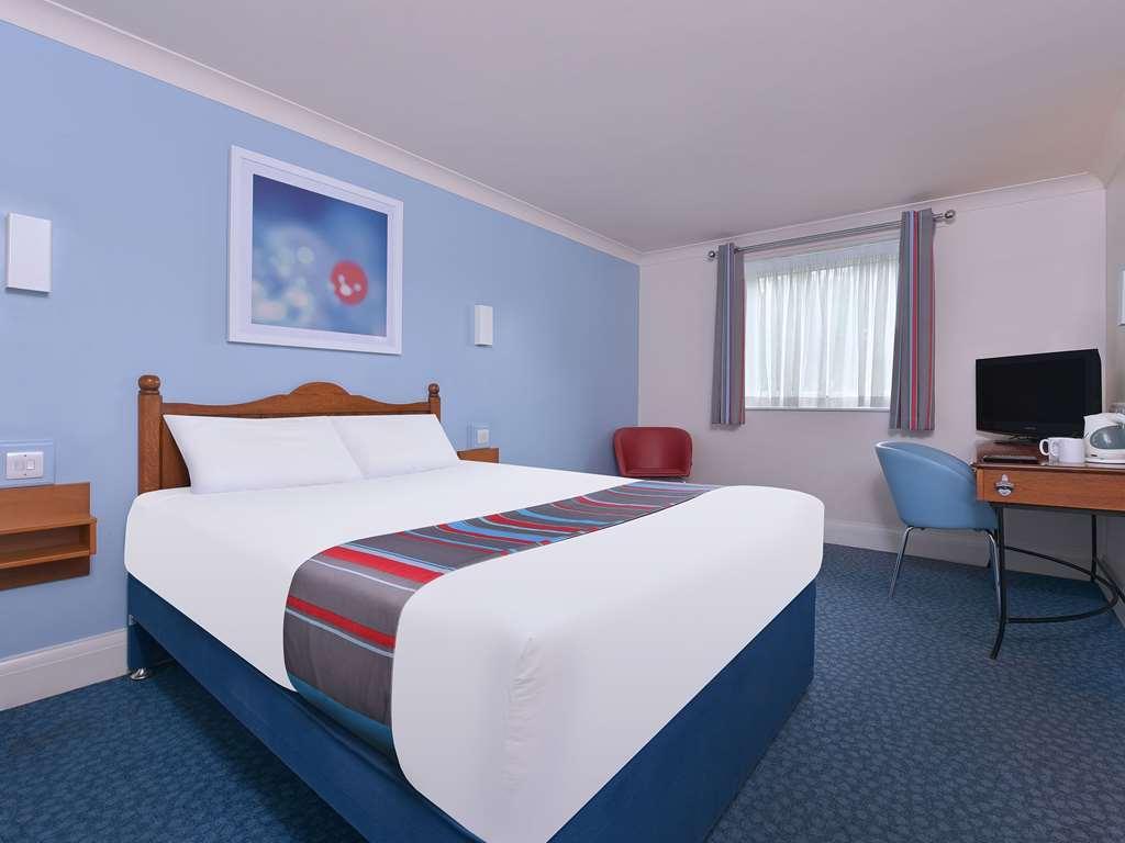 Travelodge Walton On Thames Cameră foto