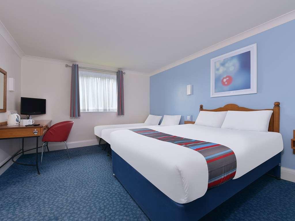 Travelodge Walton On Thames Cameră foto