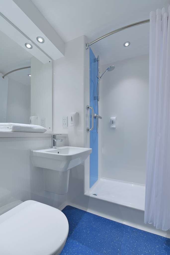 Travelodge Walton On Thames Cameră foto
