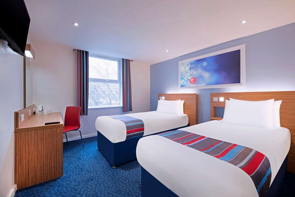 Travelodge Walton On Thames Cameră foto